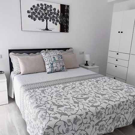 Mare De Deu, Vivienda Vacacional Para Familias Y Mayores De 25 Anos En El Grao De Gandia-Playa Playa de Gandia المظهر الخارجي الصورة