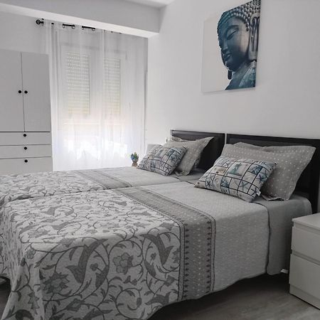 Mare De Deu, Vivienda Vacacional Para Familias Y Mayores De 25 Anos En El Grao De Gandia-Playa Playa de Gandia المظهر الخارجي الصورة