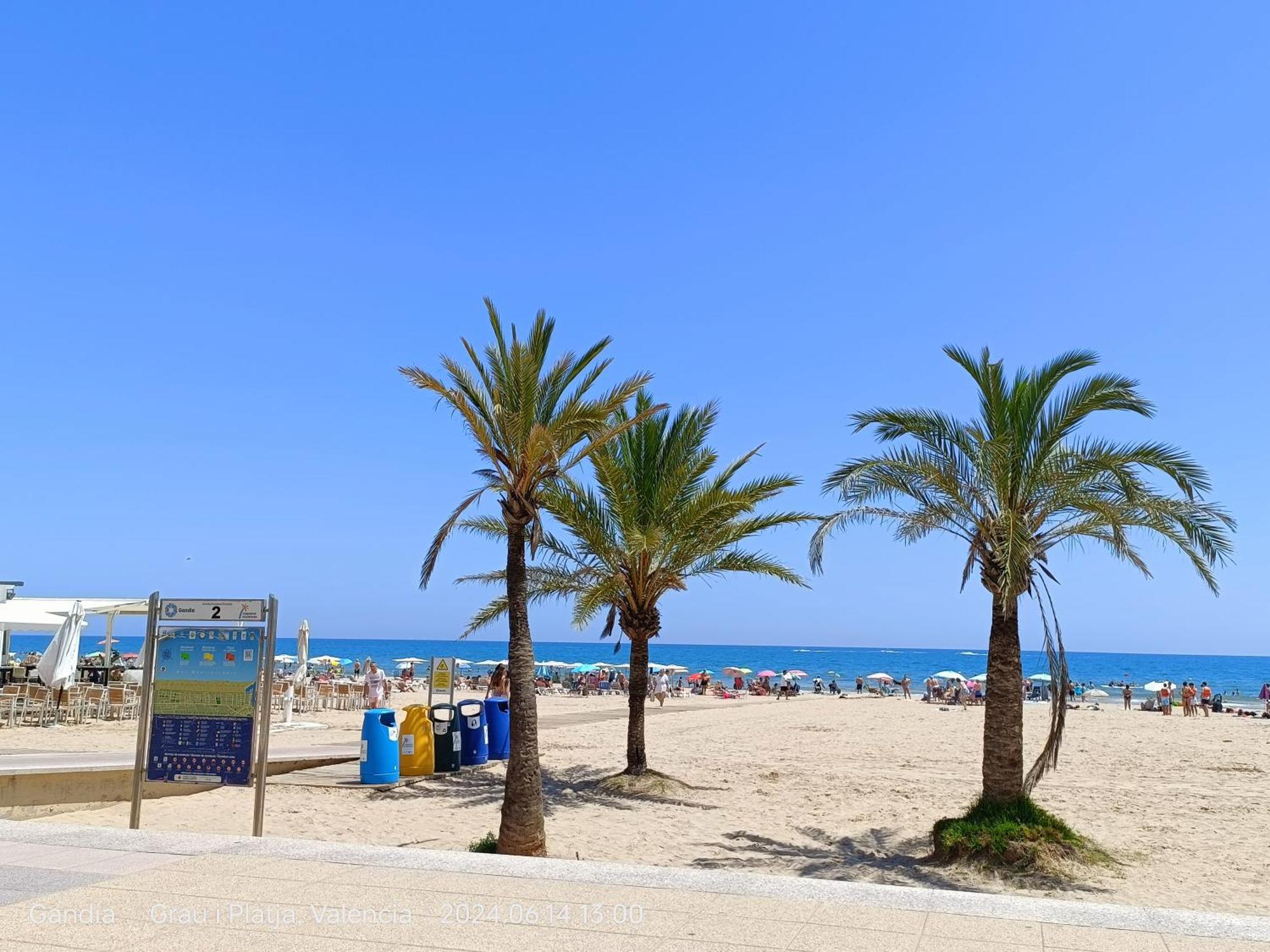 Mare De Deu, Vivienda Vacacional Para Familias Y Mayores De 25 Anos En El Grao De Gandia-Playa Playa de Gandia المظهر الخارجي الصورة