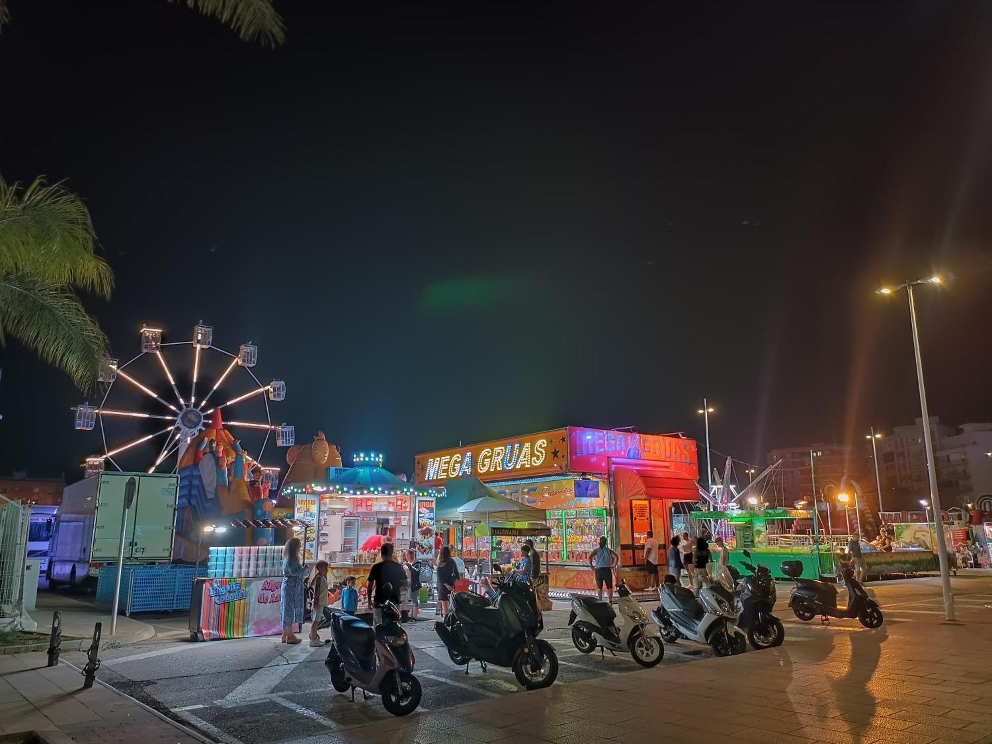 Mare De Deu, Vivienda Vacacional Para Familias Y Mayores De 25 Anos En El Grao De Gandia-Playa Playa de Gandia المظهر الخارجي الصورة