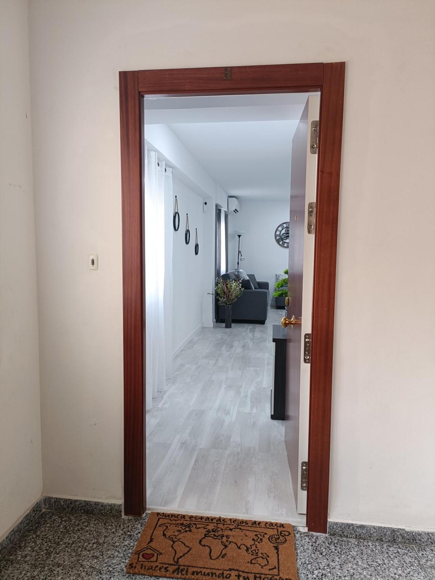 Mare De Deu, Vivienda Vacacional Para Familias Y Mayores De 25 Anos En El Grao De Gandia-Playa Playa de Gandia المظهر الخارجي الصورة